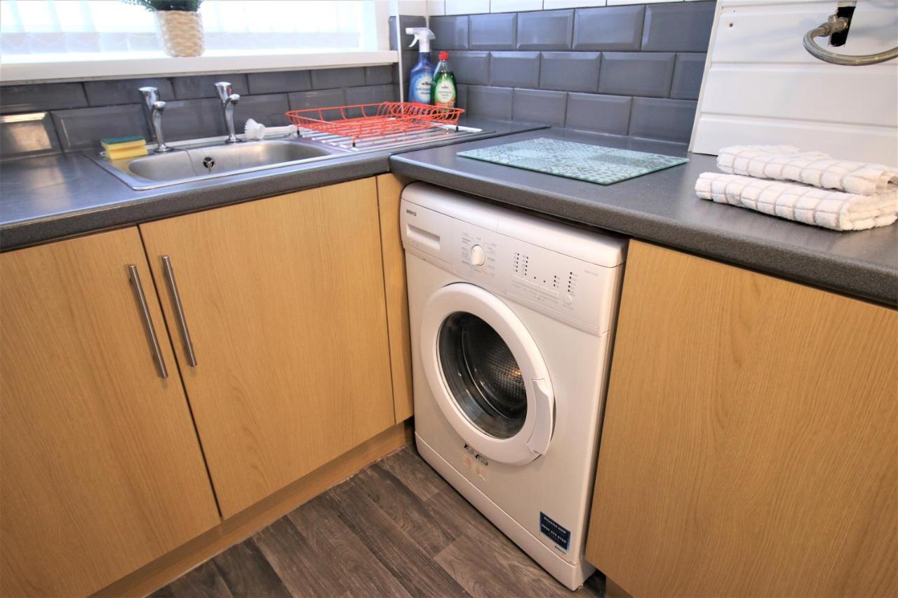 Three Bedroom Townhouse - Free Local Parking - By Property Promise Cardiff Luaran gambar