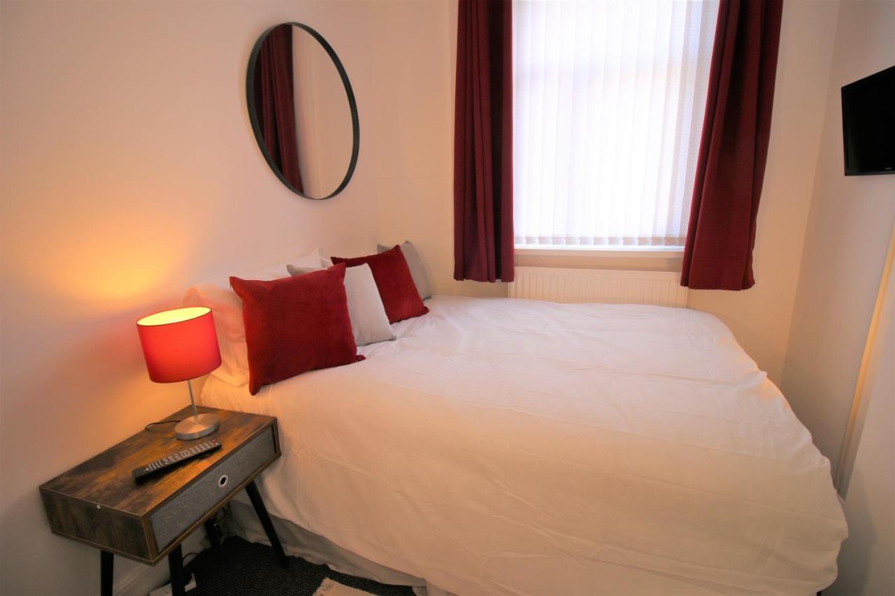 Three Bedroom Townhouse - Free Local Parking - By Property Promise Cardiff Luaran gambar