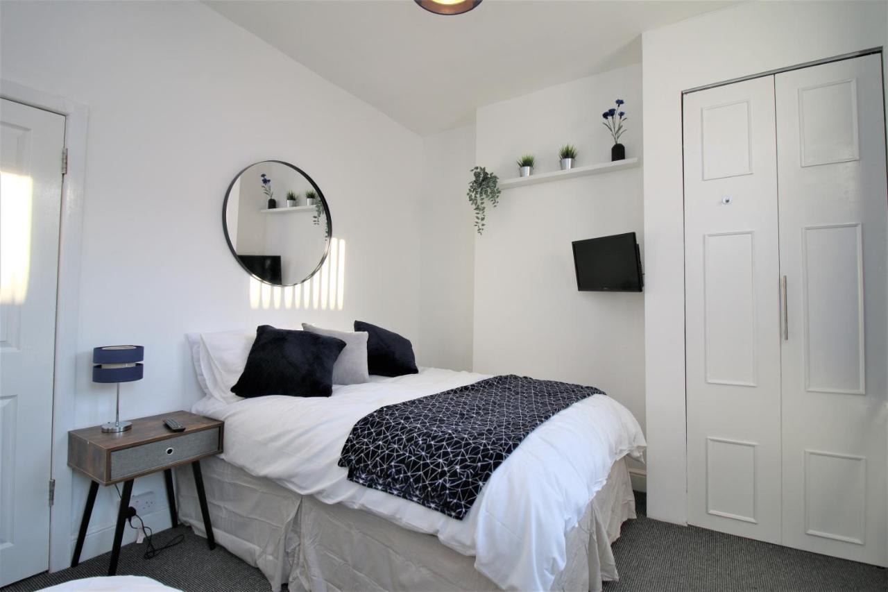 Three Bedroom Townhouse - Free Local Parking - By Property Promise Cardiff Luaran gambar