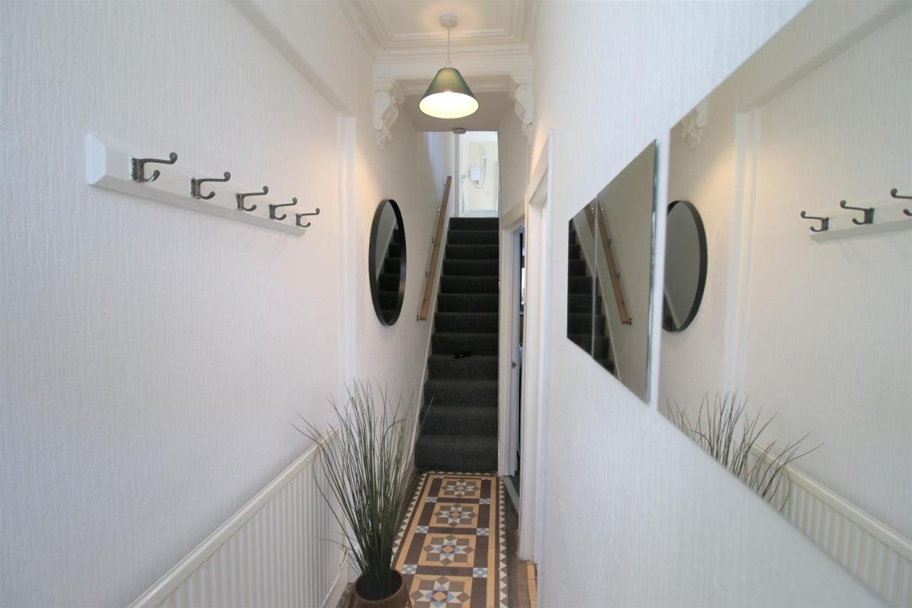 Three Bedroom Townhouse - Free Local Parking - By Property Promise Cardiff Luaran gambar