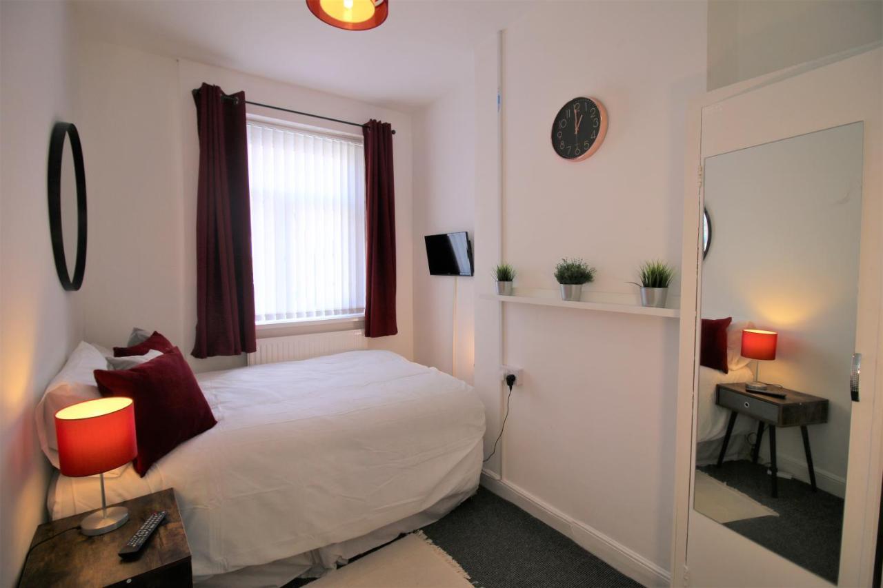 Three Bedroom Townhouse - Free Local Parking - By Property Promise Cardiff Luaran gambar