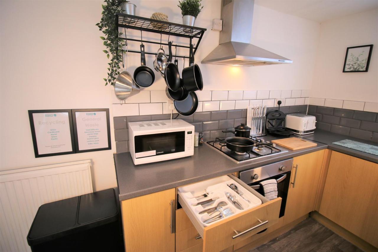 Three Bedroom Townhouse - Free Local Parking - By Property Promise Cardiff Luaran gambar